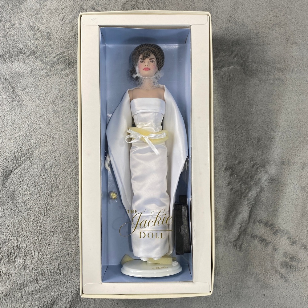 Franklin Mint Jackie Doll Female 16in White Satin Gown Jacqueline Kennedy NIB